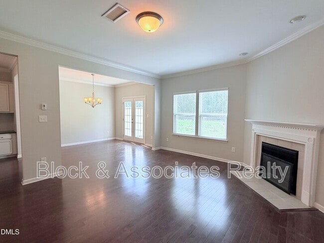 210 Hamlet Pl