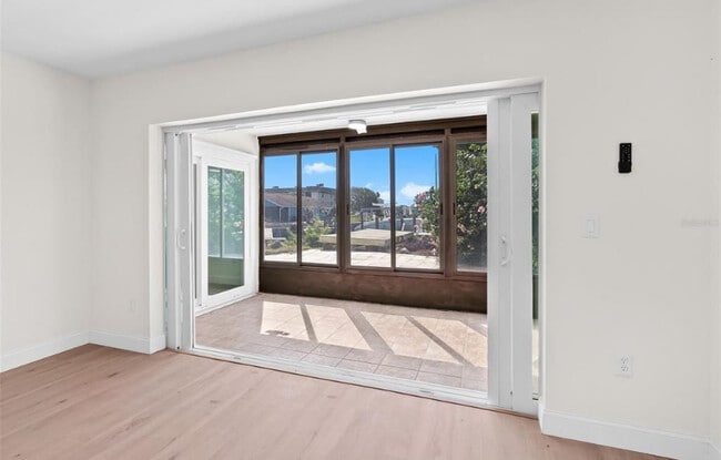 Photo - 4448 Marine Pkwy