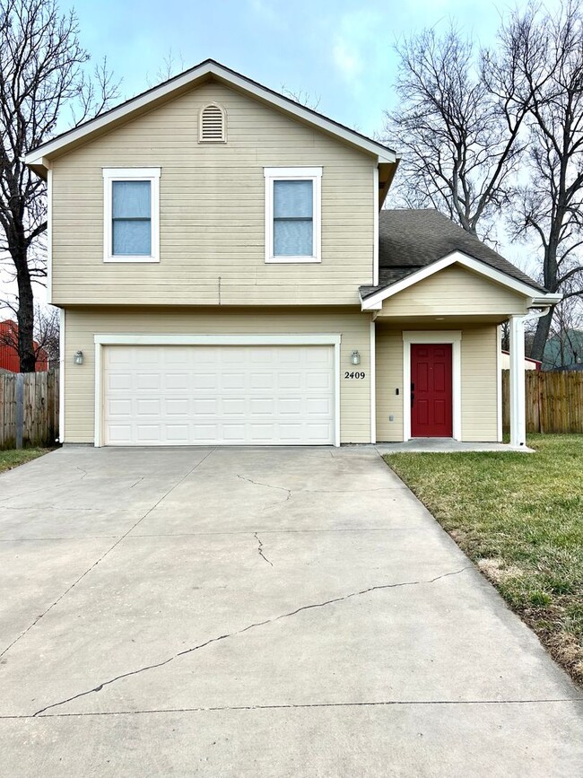 Building Photo - Charming 3-Bedroom Home with Modern Amenities and Elegant Finishes