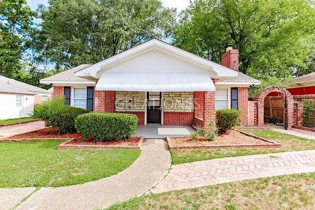 Building Photo - 2921 E Wynnton Ln