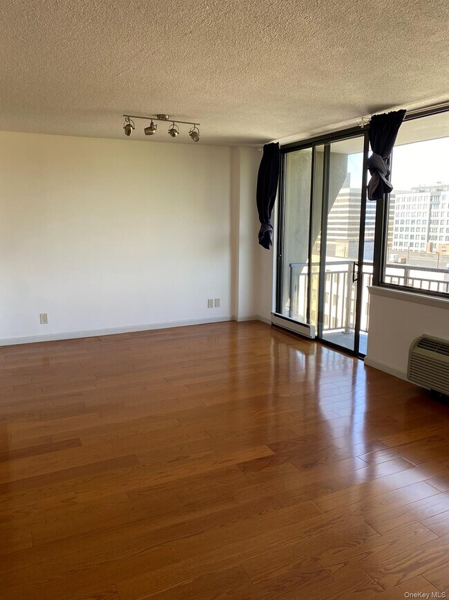 Photo - 15 Stewart Pl Unit 10E