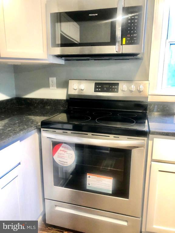 Photo - 102 S Whissen St