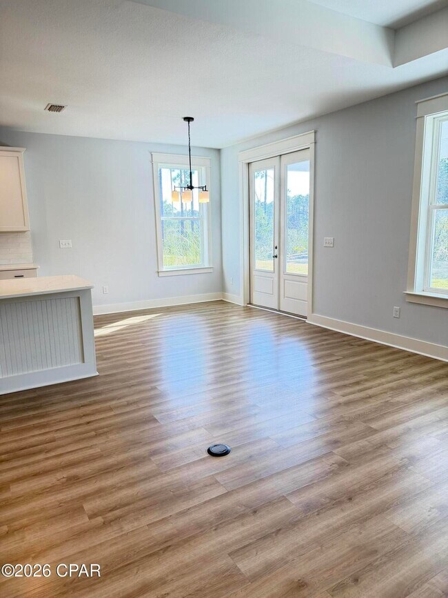 Photo - 300 Foxtail Wy