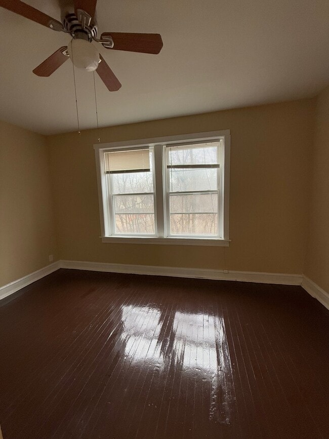 Photo - 715 W 57th St Unit 2