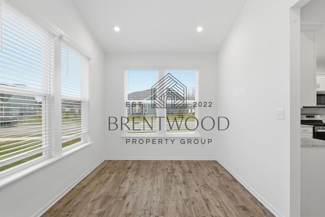 Photo - 3 Bed/3 Bath Home with Sunroom in Miller’s Walk – Noblesville