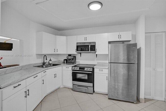 Photo - 1780 NE 191st St Unit 304-2