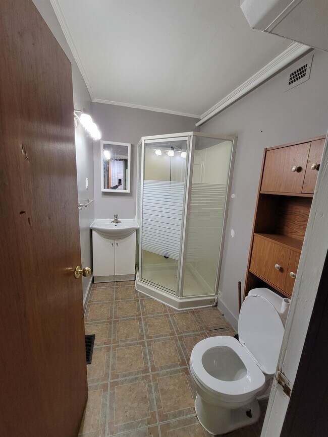 Building Photo - 278 Hazel St Unit front building