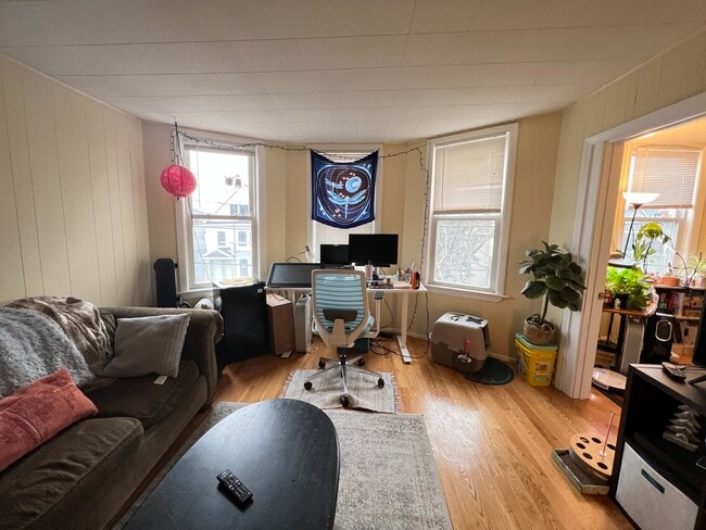 27 Cameron Ave Unit 1B