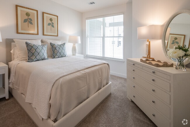 2BR, 2BA - 1,208SF - Primary Bedroom