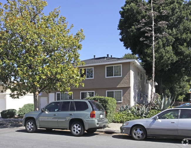 Photo - 637 Kirkland Dr