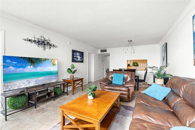 1170 NE 191st St Unit 35