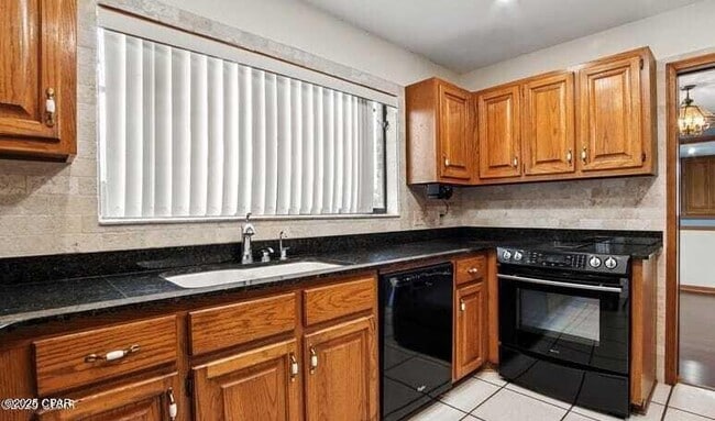 Photo - 833 W Pierson Dr