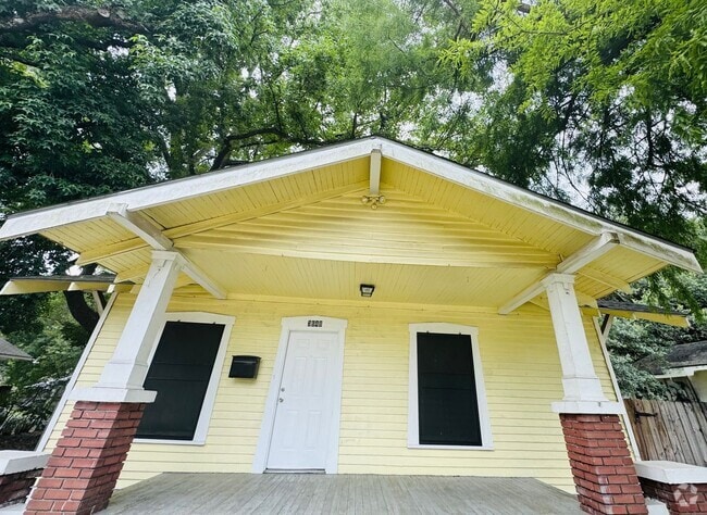 Building Photo - 3648 Evangeline St Rental