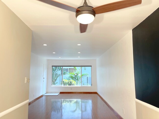 Photo - 2030 S Preuss Rd Unit 1