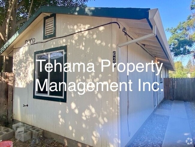 Building Photo - Renovated 2 Bedroom/1 Bath Gerber home wit...