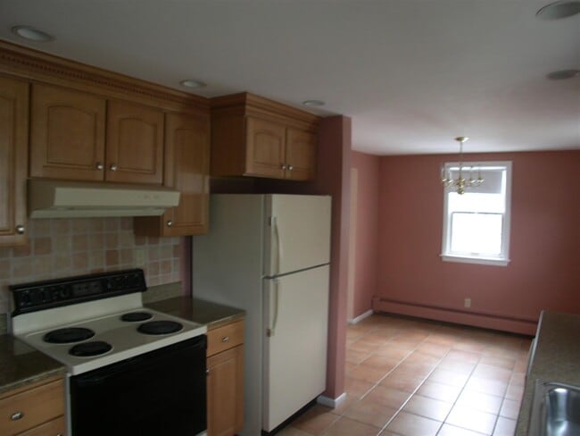 Building Photo - 88 North St Unit 1