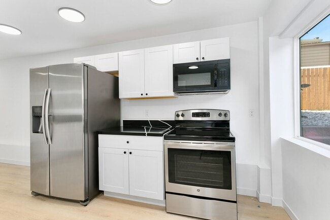 Photo - 430 Birch St Unit 3