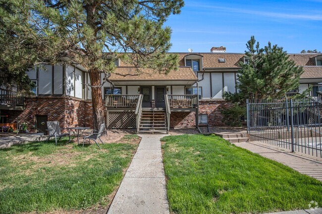 Building Photo - University Hills 2 bedroom and 1.5 Bath Co... Unit 205 Rental