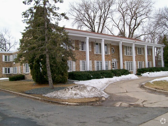 Photo - 2401 W 90th St