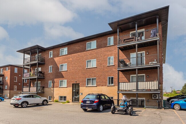 Building Photo - 32-36 Rue De L'aqueduc