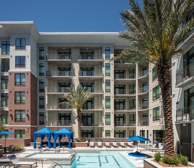 Broadstone Skyline Apartments For Rent in Houston, TX