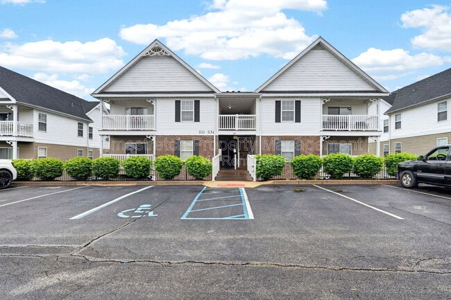 Building Photo - 531 Saravalle Dr