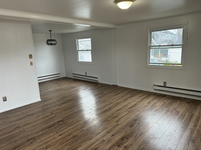 Photo - 207 Grandview Ave