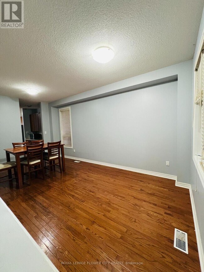 Photo - 9 Shuter Ln