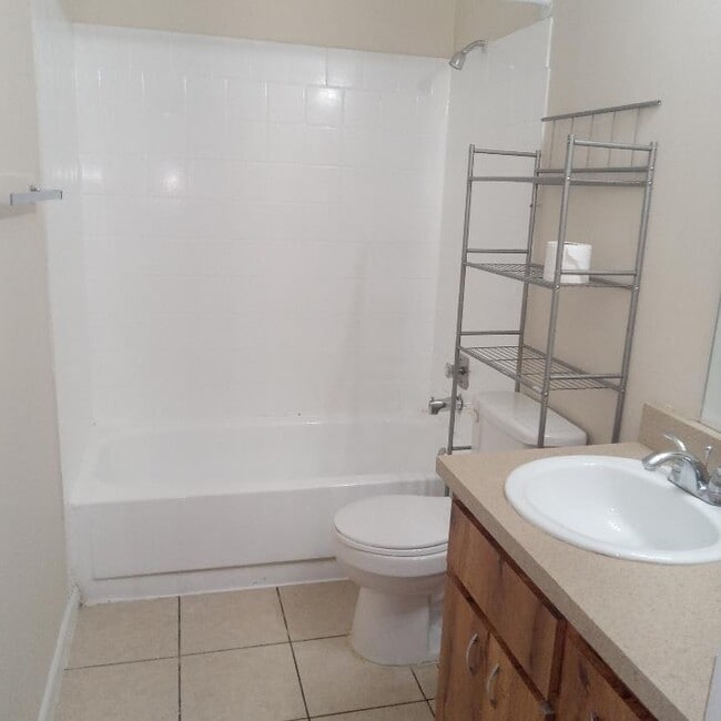 Photo - 5140 SE 29th St Unit D