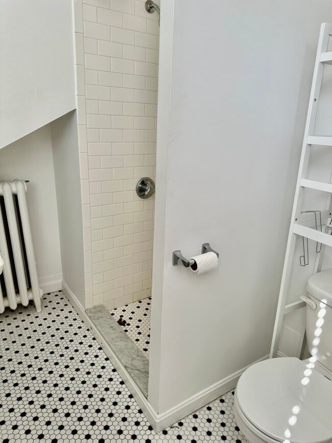 Photo - 107 Charles St Unit 5