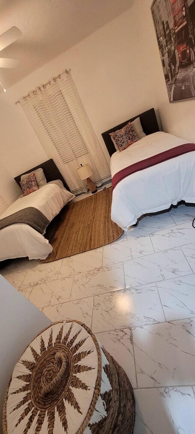 Photo - 104 NE 5th St