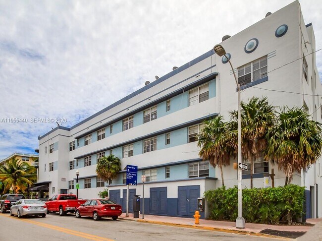 Photo - 1360 Collins Ave Unidad 203