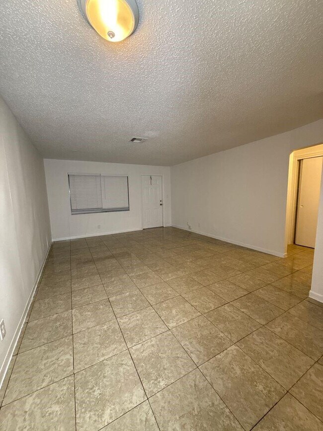 Photo - 3600 Riverside Dr Unit C