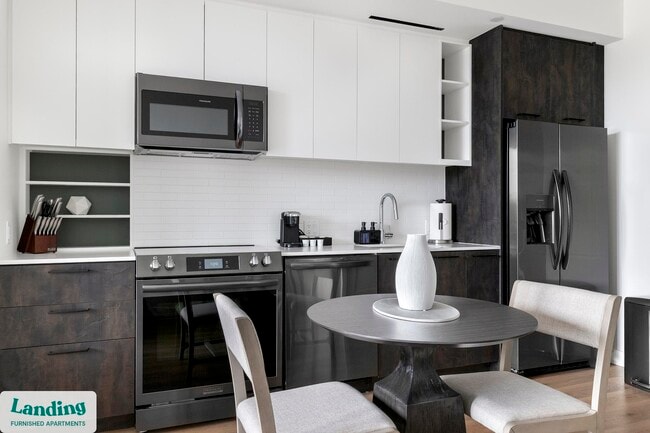 Building Photo - 632 Howard Rd SE