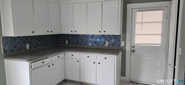 571 1st Ave Unit 2