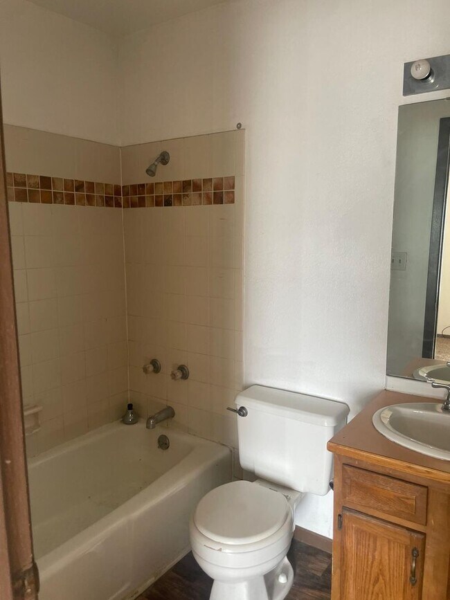 Photo - 2190 Bex St Unit 1