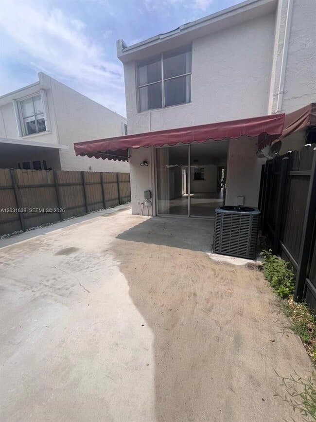 Photo - 1074 W 38th St