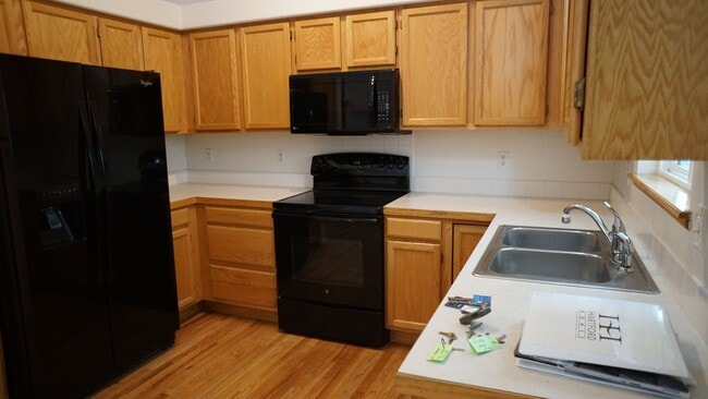 Photo - Spacious 3 bed 2.5 Bath, Split-Level Home in South Fort Collins!