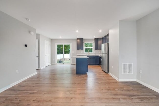 Photo - 128 Harper Ln