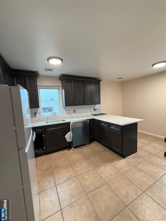 Building Photo - 79 Wesley St Unit 79 Rental
