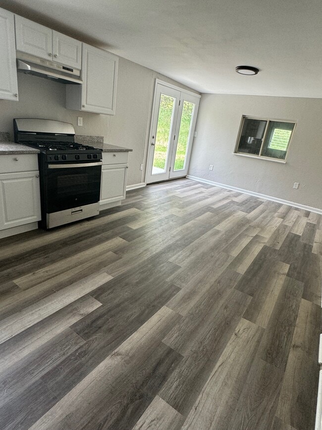 Photo - 7643 Fitzsimmons St