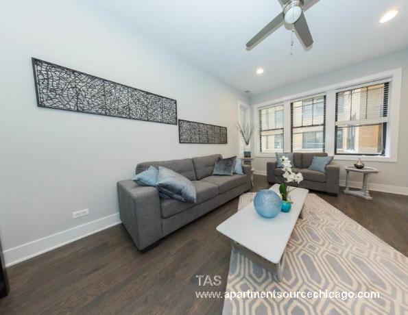 Photo - 2620 N Rockwell St Unit 3