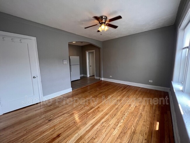 Photo - 9453 S Loomis St