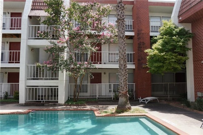 Photo - 3115 Helms St Unidad 212