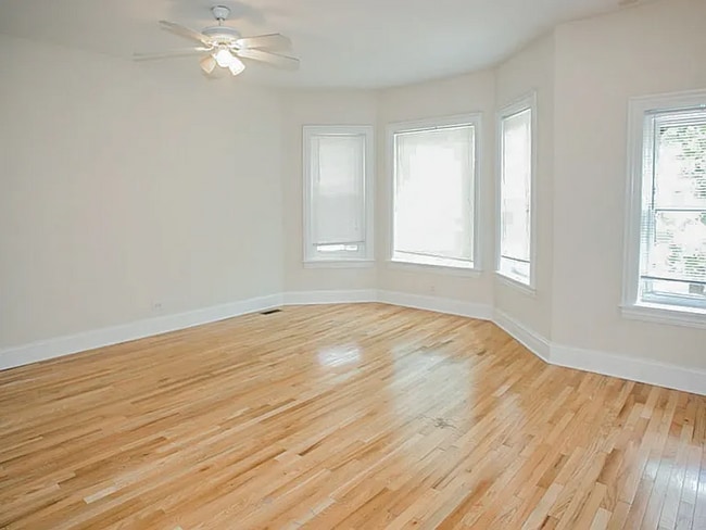 Photo - 3818 N Sheffield Ave Unidad 2