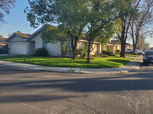 Photo - MON390 Unit 1