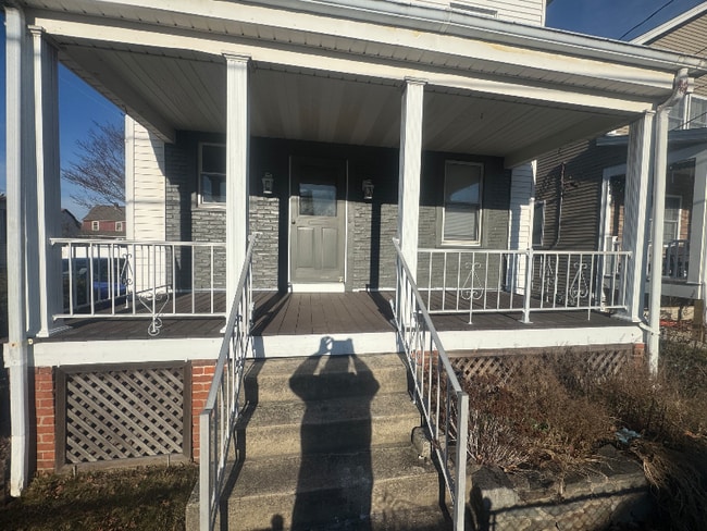 Photo - 30 Metacomet Ave