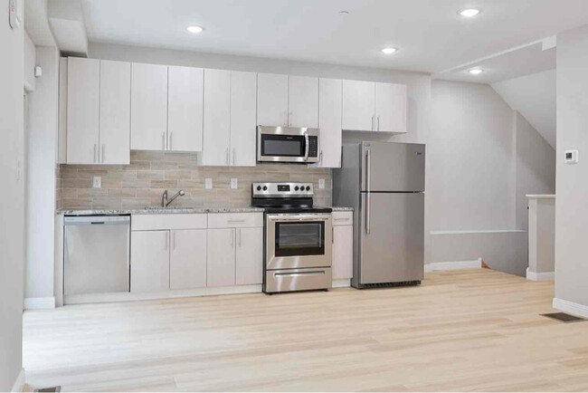 Photo - 616 N 40th St Apartment Unit B