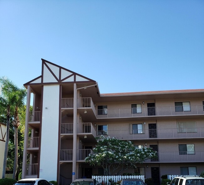 Photo - 7281 Amberly Ln Unit 401
