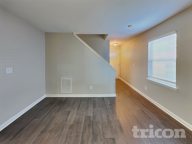 Photo - 705 Champion St